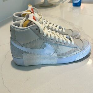 Nike blaze. Men’s size 8. Worn twice. Too big for me.